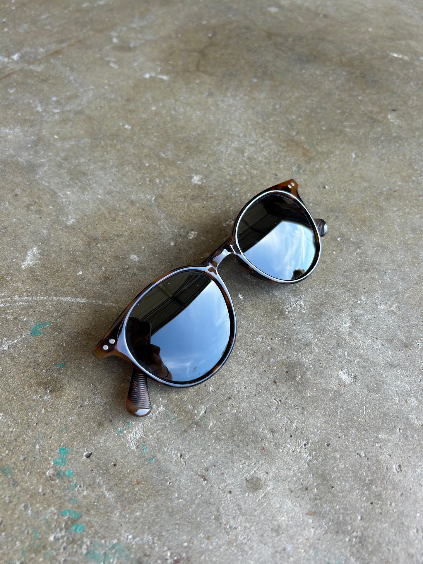 Round Tortoise Shell Sunglasses
