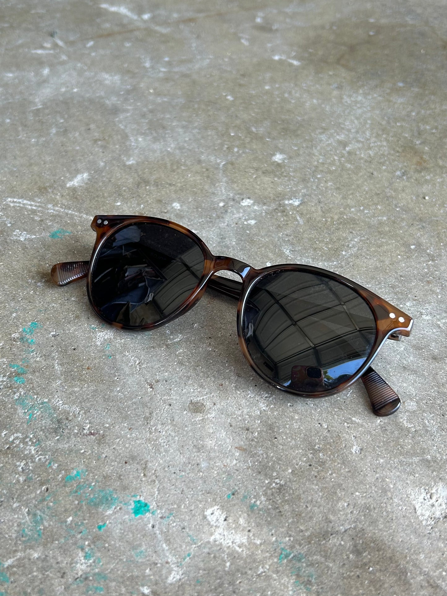 Round Tortoise Shell Sunglasses